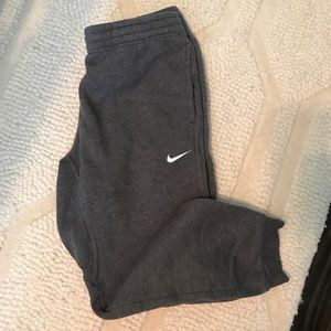 Nike Men’s Jogger Sweatpants NWOT Size XL Gray